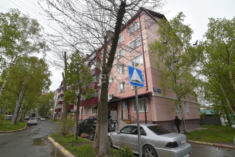 Продажа 2-комнатной квартиры, Южно-Сахалинск, Сахалинская область,  Южно-Сахалинск