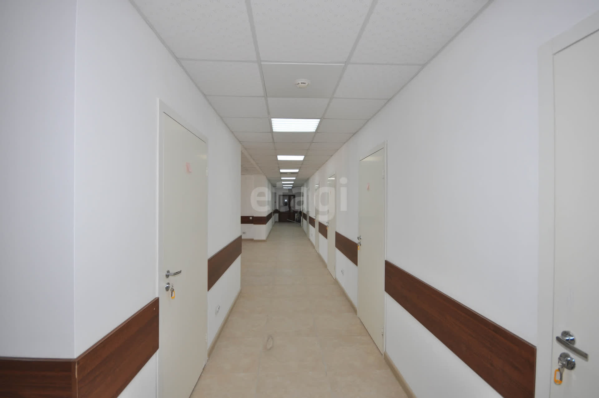 Аренда коммерческой недвижимости, 350м <sup>2</sup>, Южно-Сахалинск, Сахалинская область,  Южно-Сахалинск