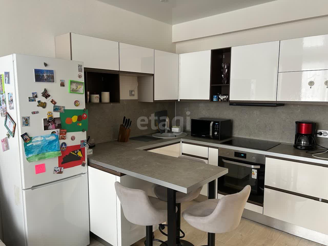 Продажа 2-комнатной квартиры, Южно-Сахалинск, Сахалинская область,  Южно-Сахалинск