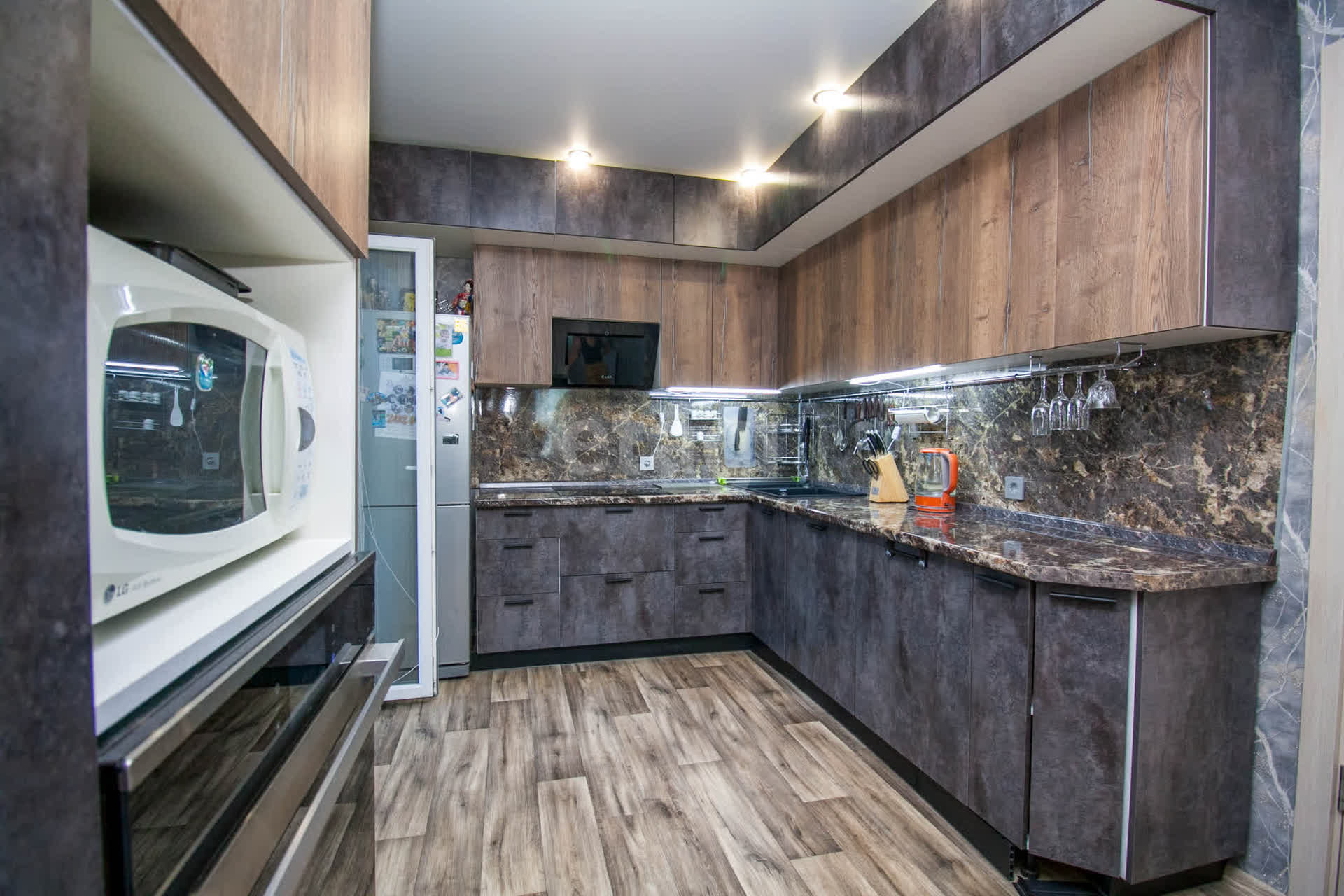 Продажа 3-комнатной квартиры, Южно-Сахалинск, Сахалинская область,  Южно-Сахалинск