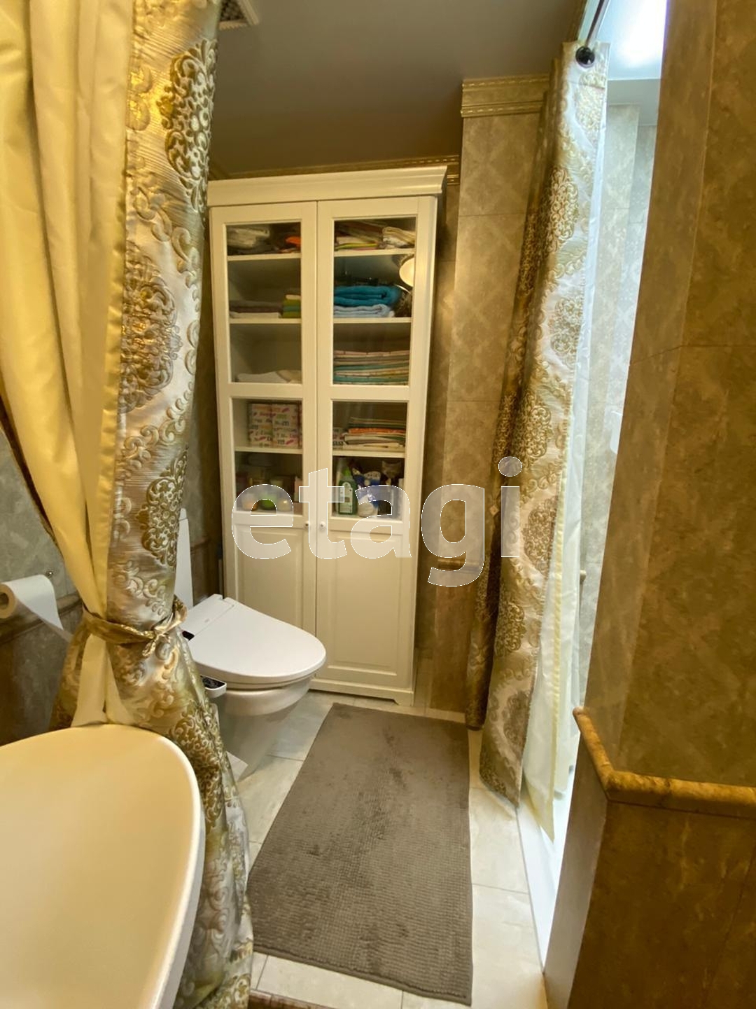 Продажа 4-комнатной квартиры, Южно-Сахалинск, Сахалинская область,  Южно-Сахалинск