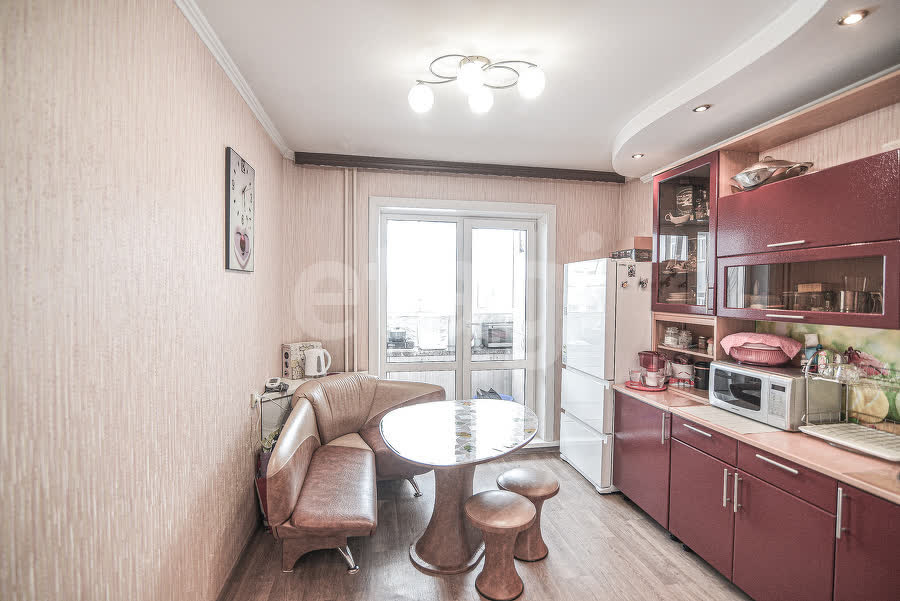 Продажа 3-комнатной квартиры, Южно-Сахалинск, Сахалинская область,  Южно-Сахалинск