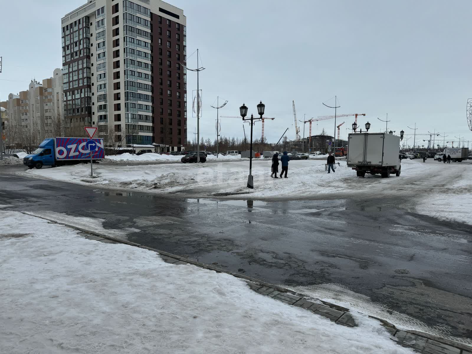 Продажа коммерческой недвижимости, 241м <sup>2</sup>, Новый Уренгой, Ямало-Ненецкий АО,  Новый Уренгой