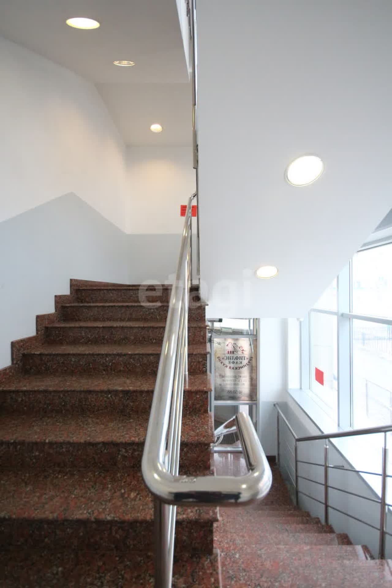 Аренда коммерческой недвижимости, 39м <sup>2</sup>, Новый Уренгой, Ямало-Ненецкий АО,  Новый Уренгой