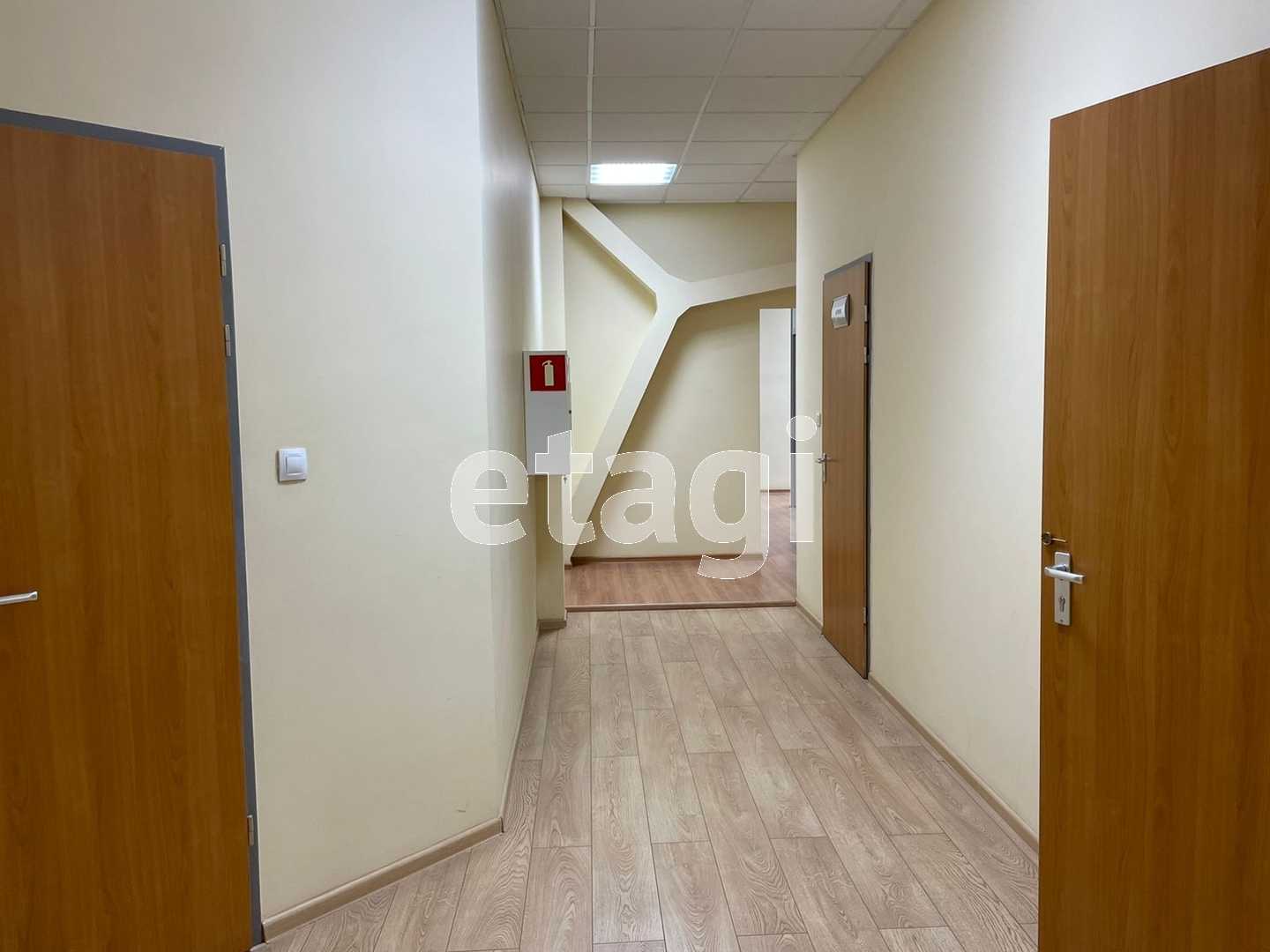 Продажа коммерческой недвижимости, 734м <sup>2</sup>, Южно-Сахалинск, Сахалинская область,  Южно-Сахалинск