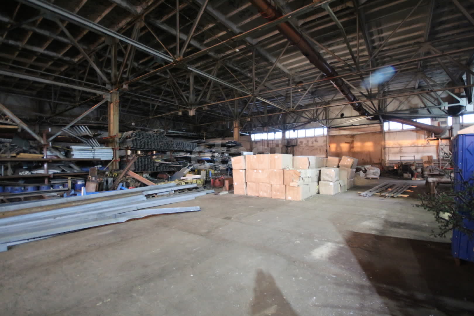 Аренда коммерческой недвижимости, 1000м <sup>2</sup>, Новый Уренгой, Ямало-Ненецкий АО,  Новый Уренгой