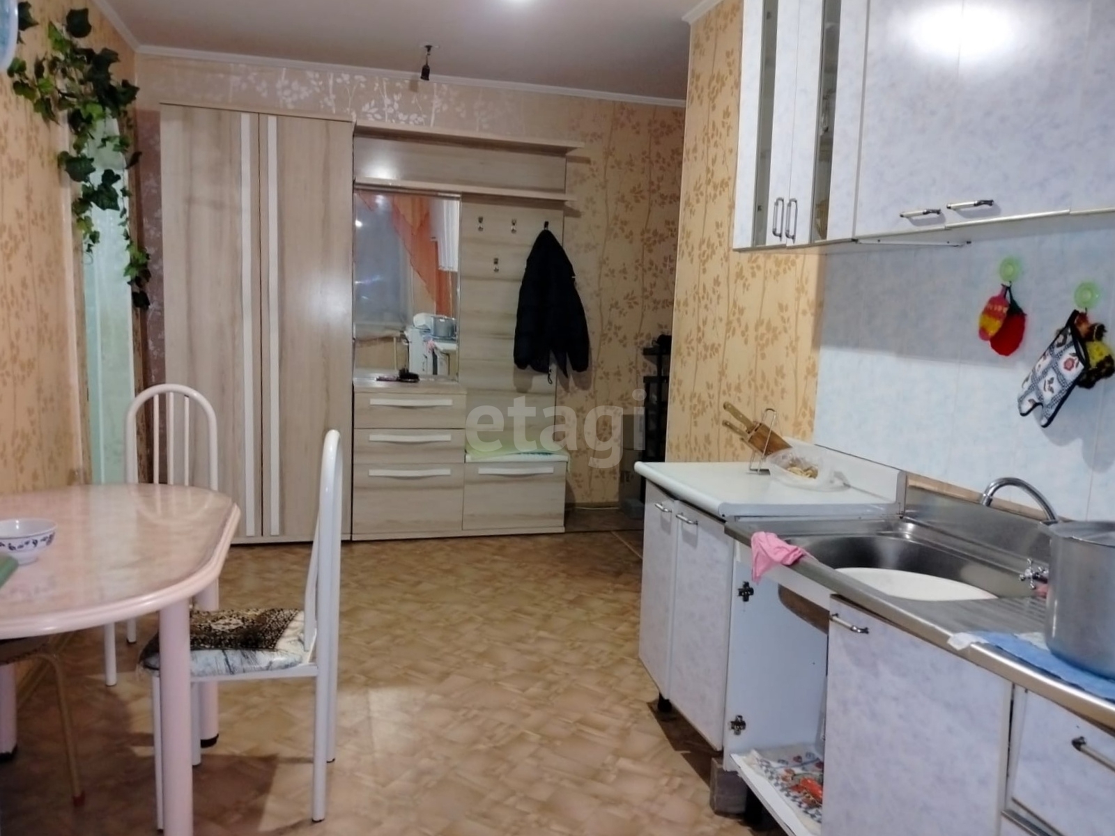 Продажа 3-комнатной квартиры, Южно-Сахалинск, Сахалинская область,  Южно-Сахалинск