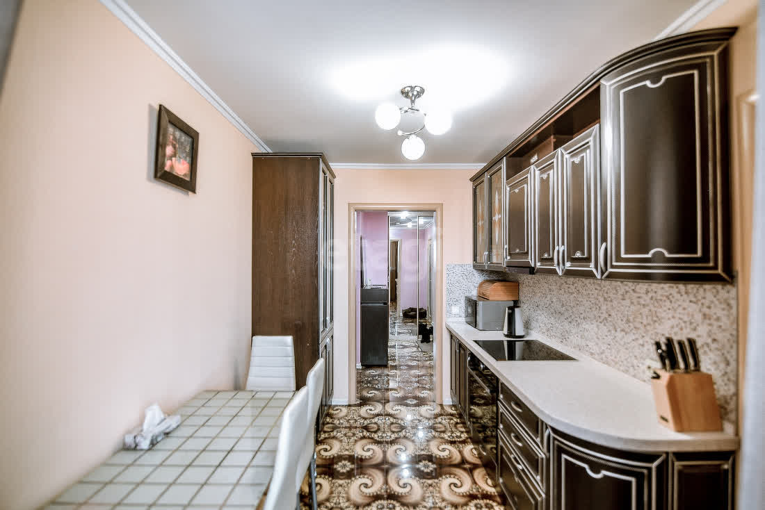 Продажа 2-комнатной квартиры, Южно-Сахалинск, Сахалинская область,  Южно-Сахалинск