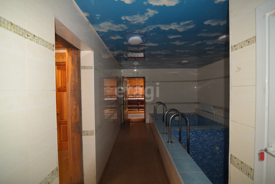 Продажа коммерческой недвижимости, 256м <sup>2</sup>, Южно-Сахалинск, Сахалинская область,  Южно-Сахалинск