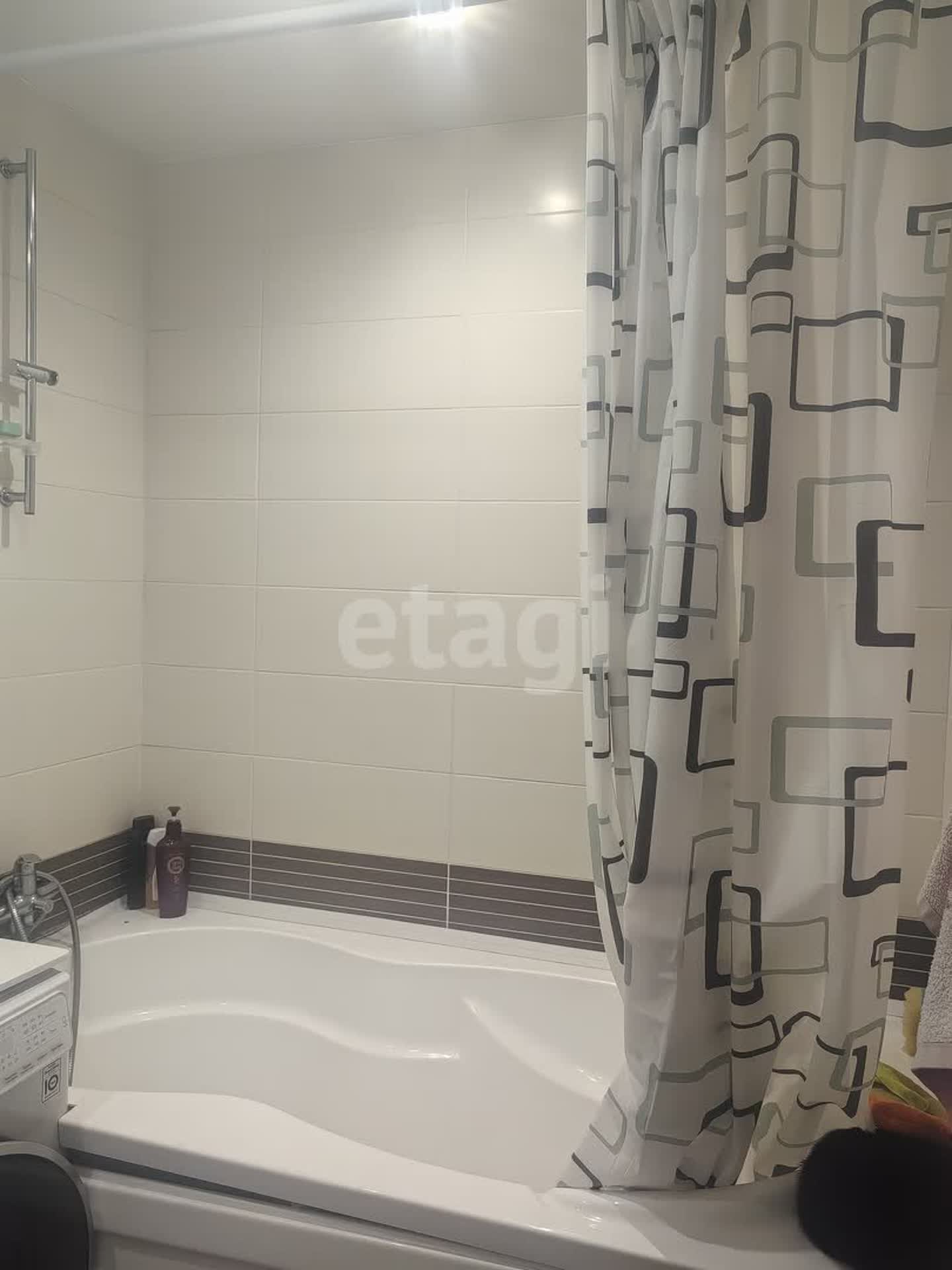 Продажа 4-комнатной квартиры, Южно-Сахалинск, Сахалинская область,  Южно-Сахалинск