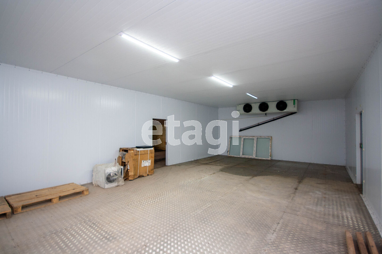 Продажа коммерческой недвижимости, 142м <sup>2</sup>, Новый Уренгой, Ямало-Ненецкий АО,  Новый Уренгой