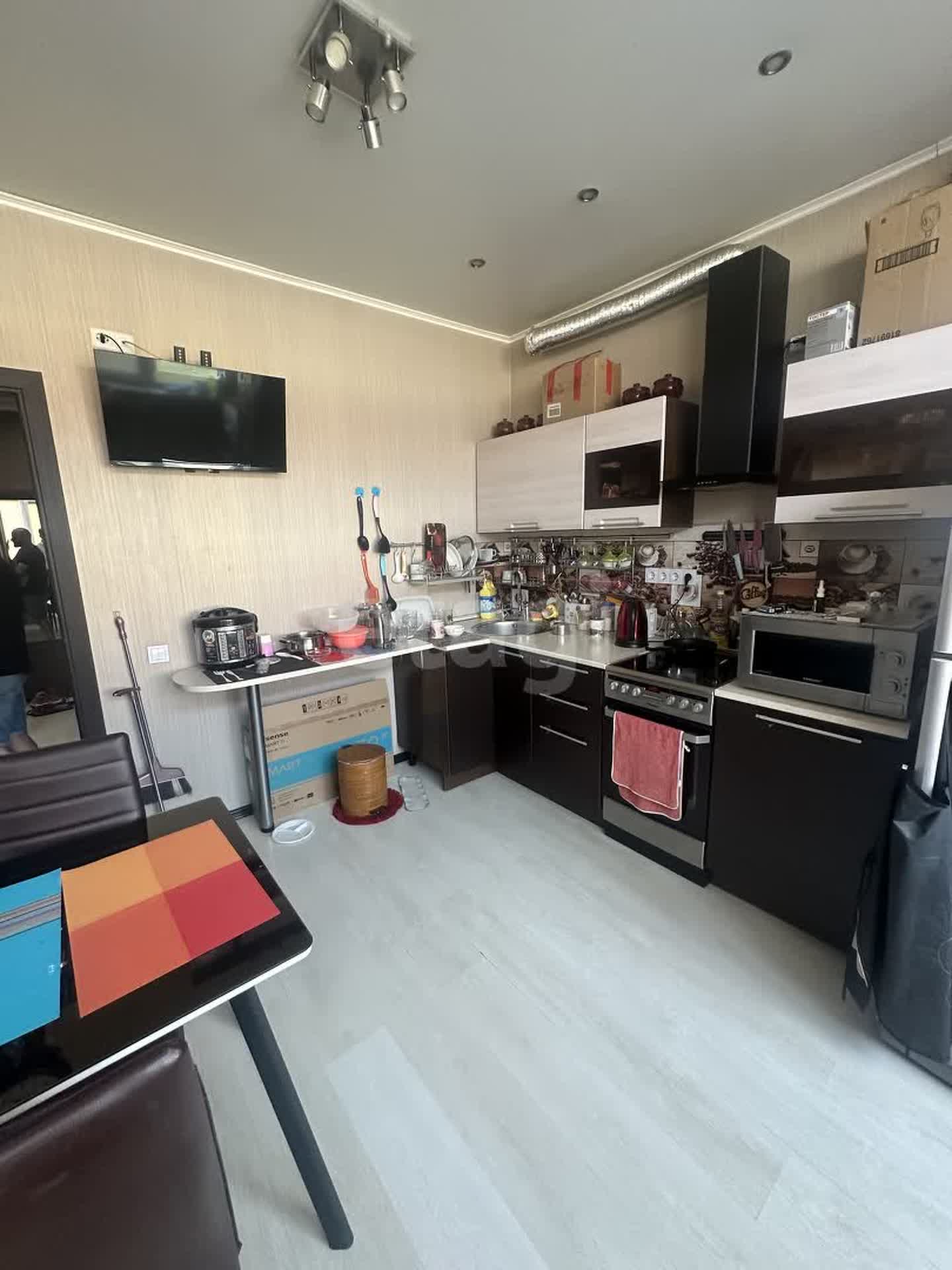 Продажа 2-комнатной квартиры, Южно-Сахалинск, Сахалинская область,  Южно-Сахалинск