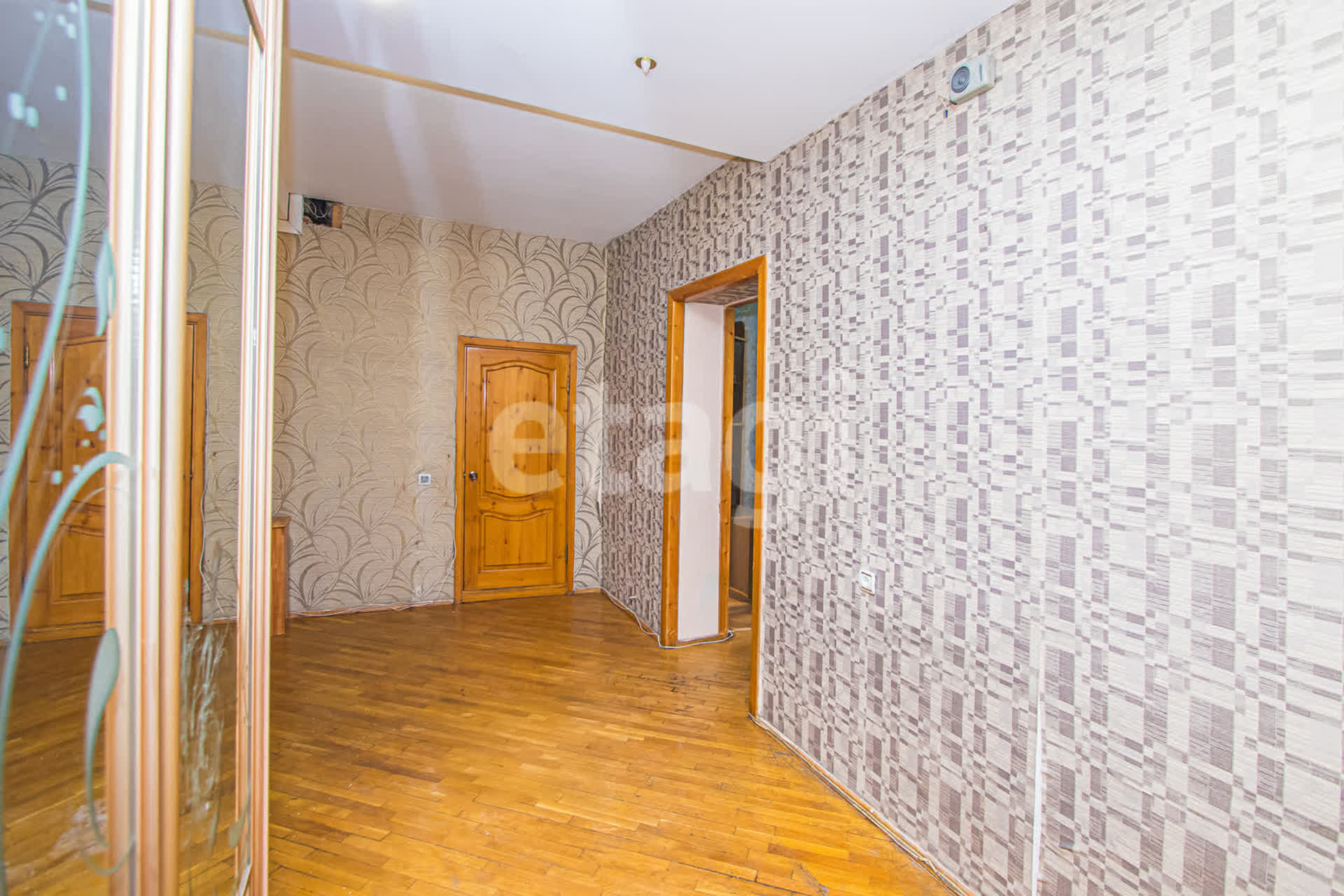 Продажа 4-комнатной квартиры, Улан-Удэ, Республика Бурятия,  Улан-Удэ