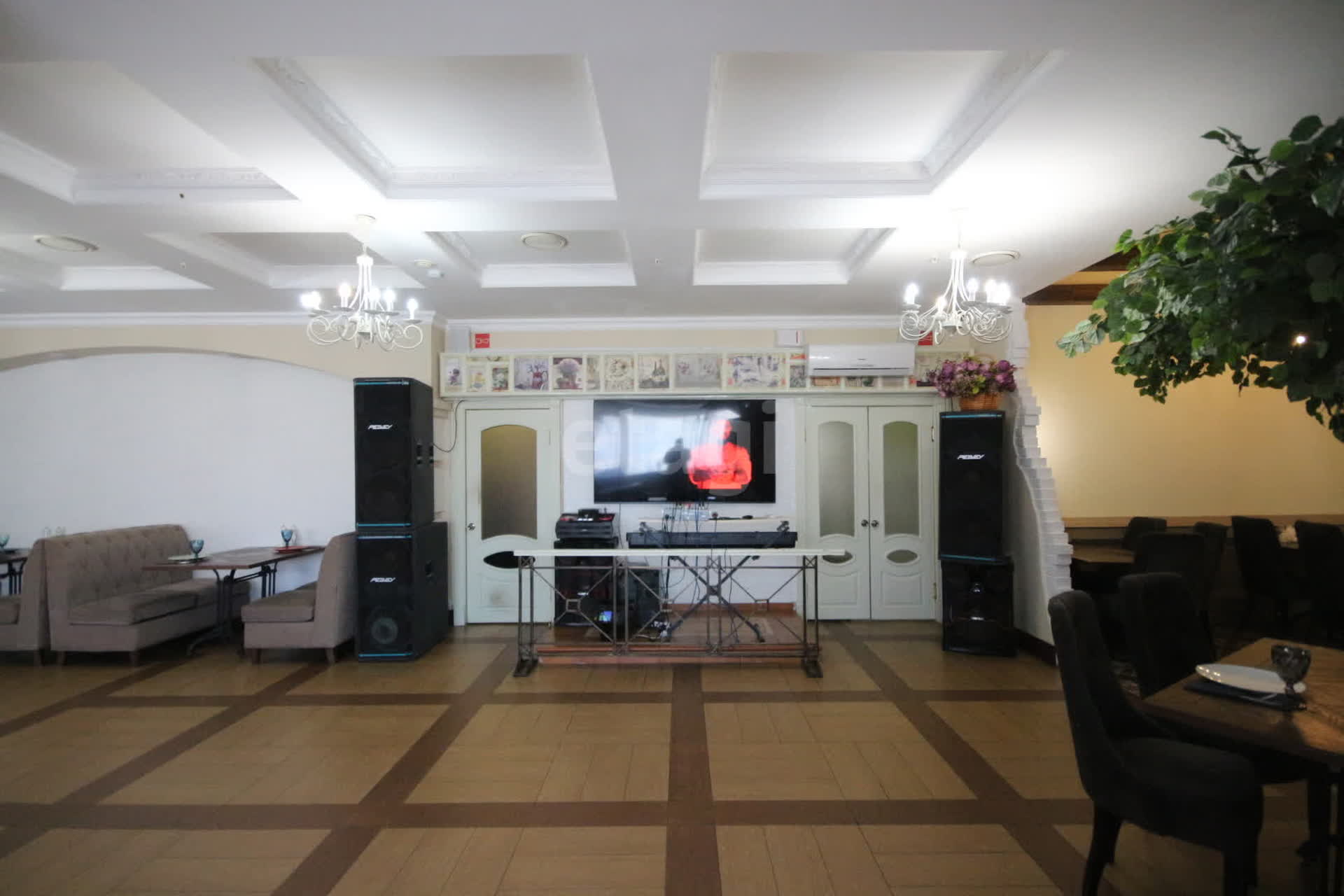 Аренда коммерческой недвижимости, 397м <sup>2</sup>, Новый Уренгой, Ямало-Ненецкий АО,  Новый Уренгой