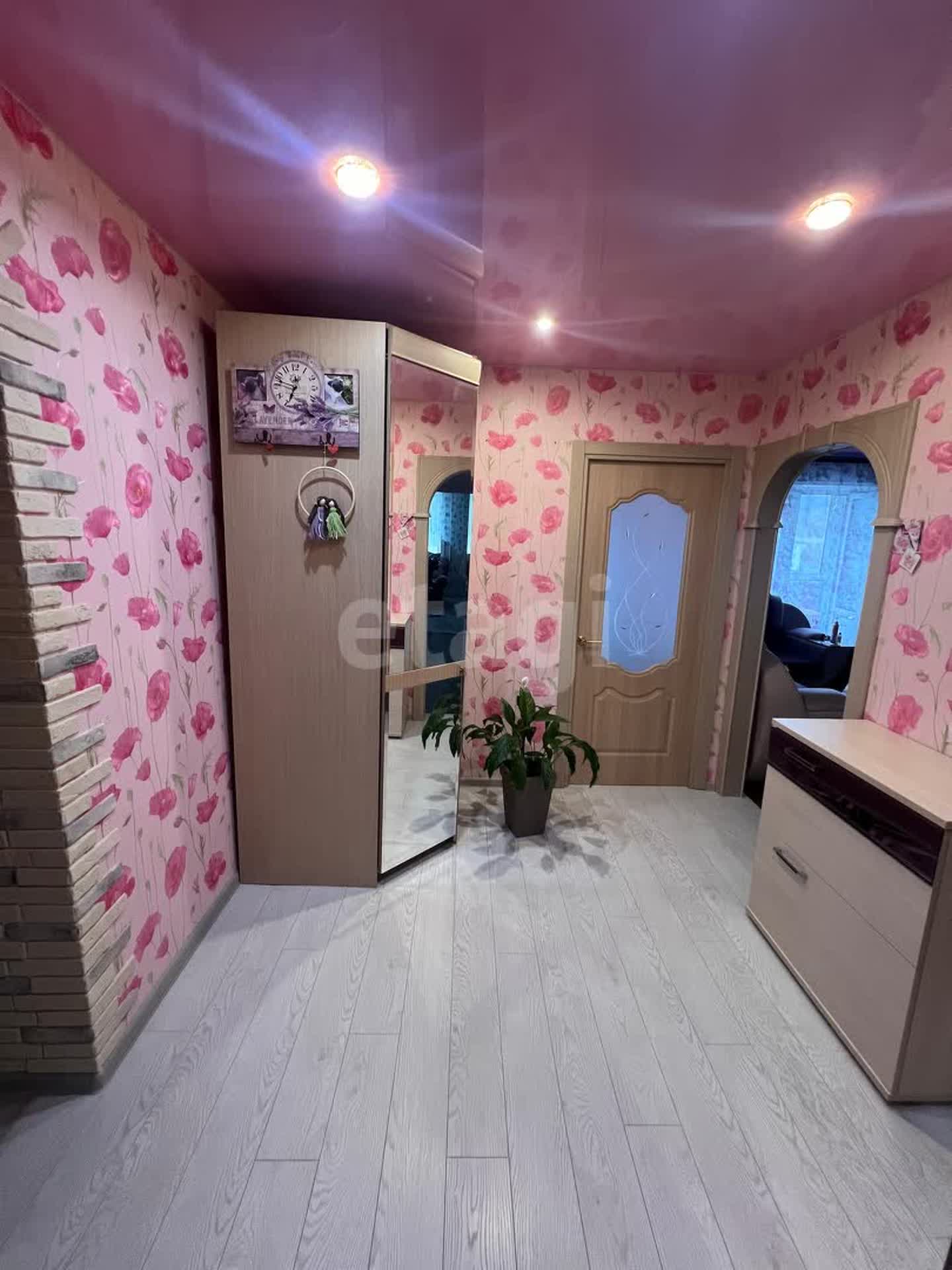 Продажа 4-комнатной квартиры, Южно-Сахалинск, Сахалинская область,  Южно-Сахалинск