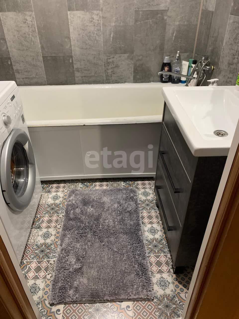 Продажа 2-комнатной квартиры, Южно-Сахалинск, Сахалинская область,  Южно-Сахалинск