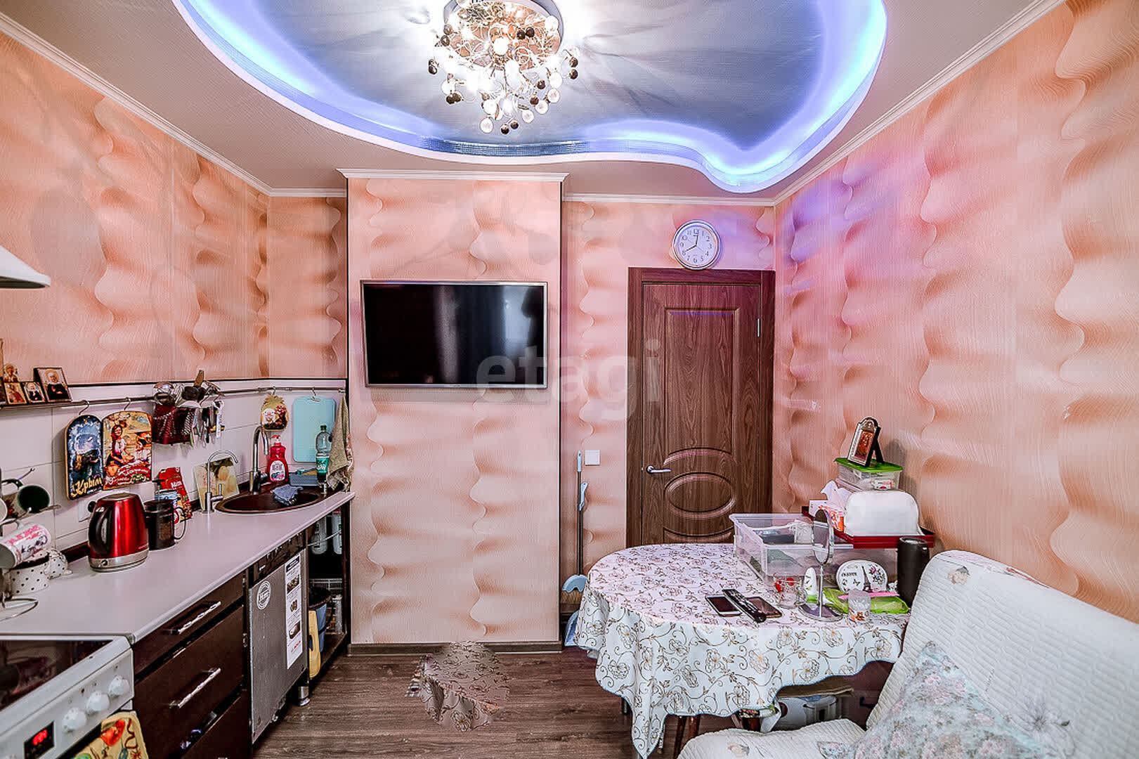 Продажа 2-комнатной квартиры, Южно-Сахалинск, Сахалинская область,  Южно-Сахалинск