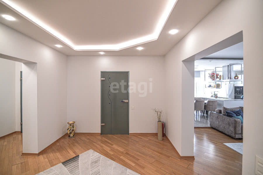 Продажа 4-комнатной квартиры, Южно-Сахалинск, Сахалинская область,  Южно-Сахалинск