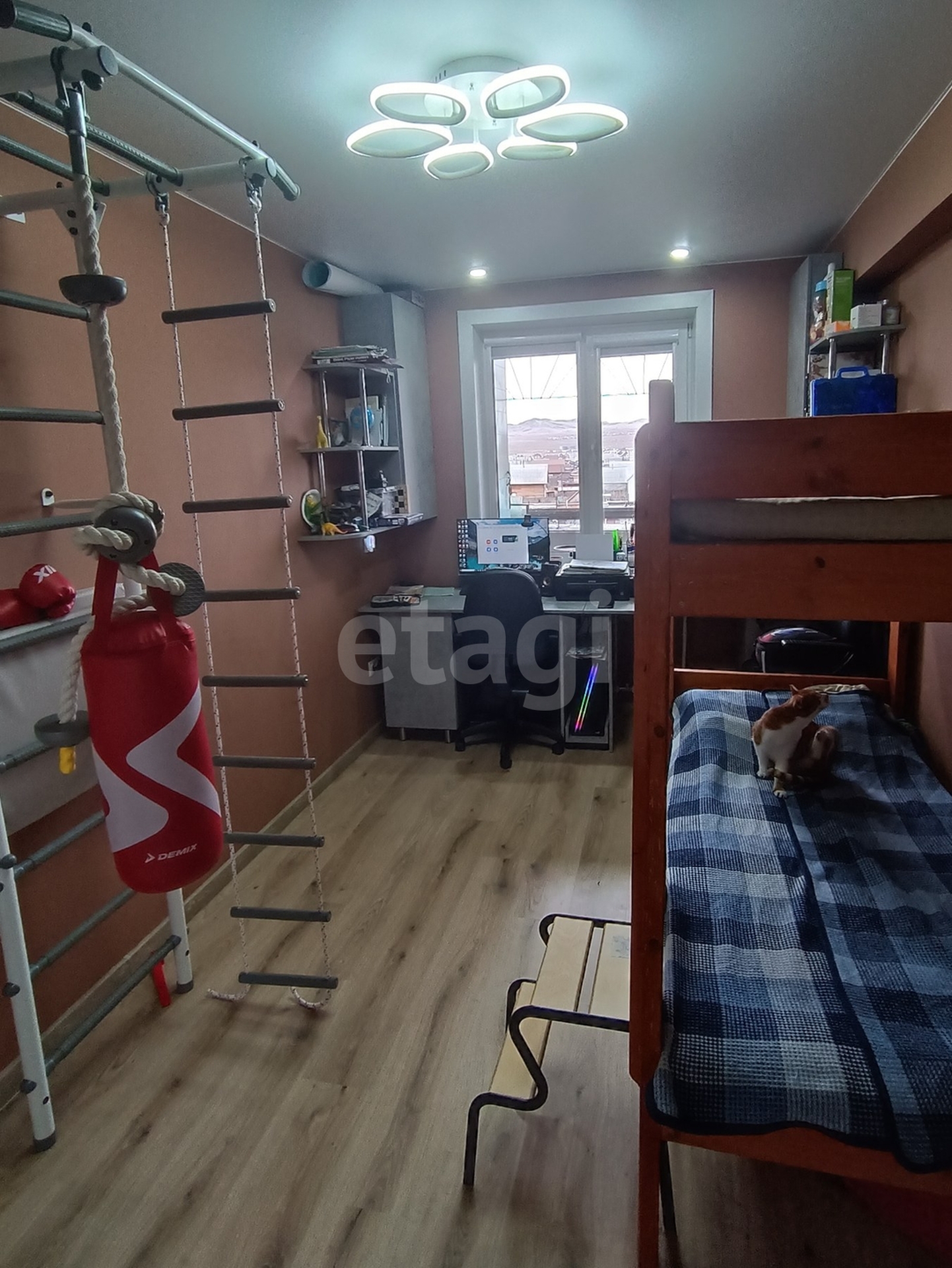 Продажа 4-комнатной квартиры, Улан-Удэ, Республика Бурятия,  Улан-Удэ