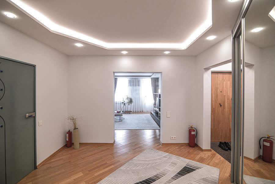 Продажа 4-комнатной квартиры, Южно-Сахалинск, Сахалинская область,  Южно-Сахалинск