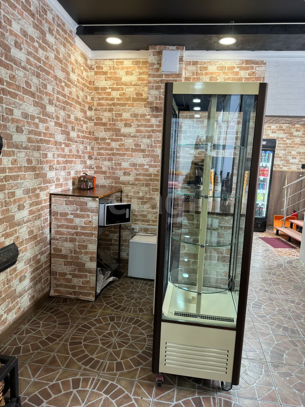 Продажа коммерческой недвижимости, 241м <sup>2</sup>, Новый Уренгой, Ямало-Ненецкий АО,  Новый Уренгой