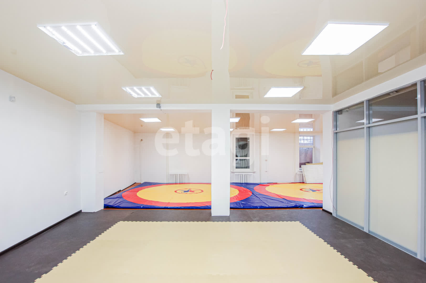 Продажа коммерческой недвижимости, 230м <sup>2</sup>, Улан-Удэ, Бурятия,  Улан-Удэ