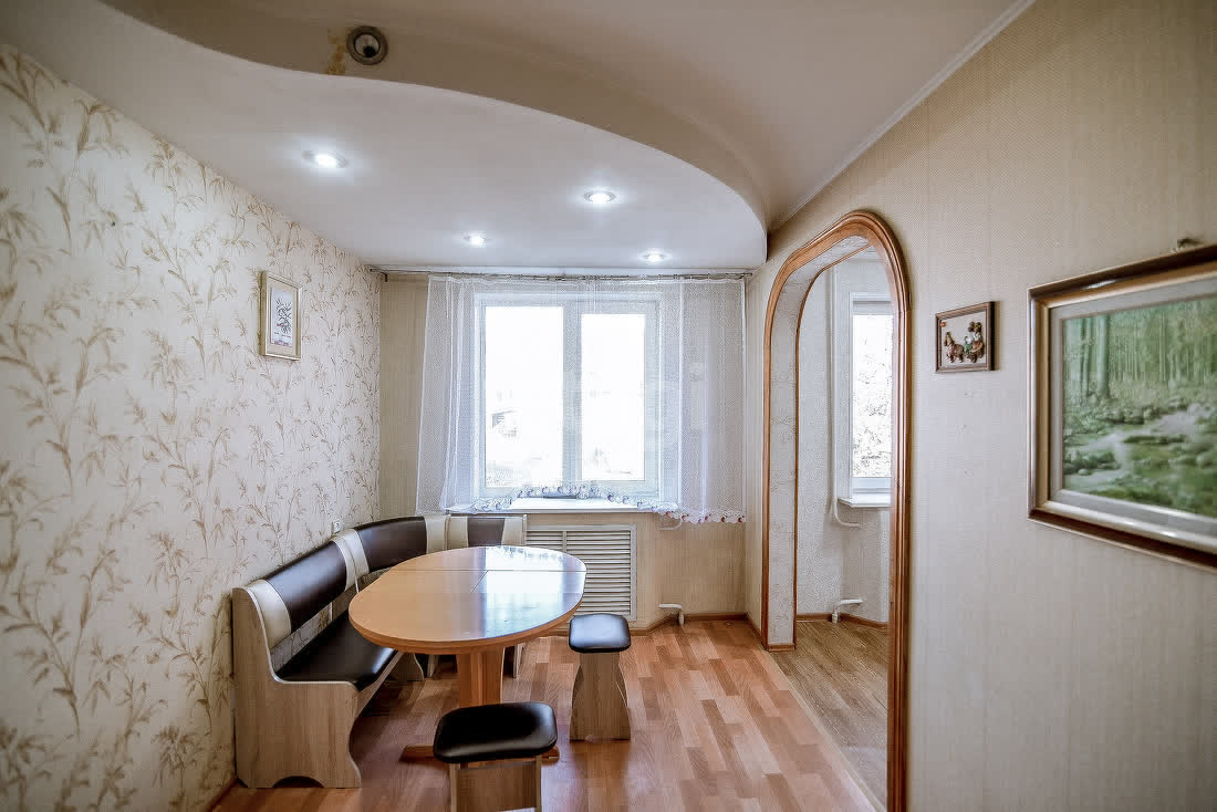 Продажа 4-комнатной квартиры, Южно-Сахалинск, Сахалинская область,  Южно-Сахалинск