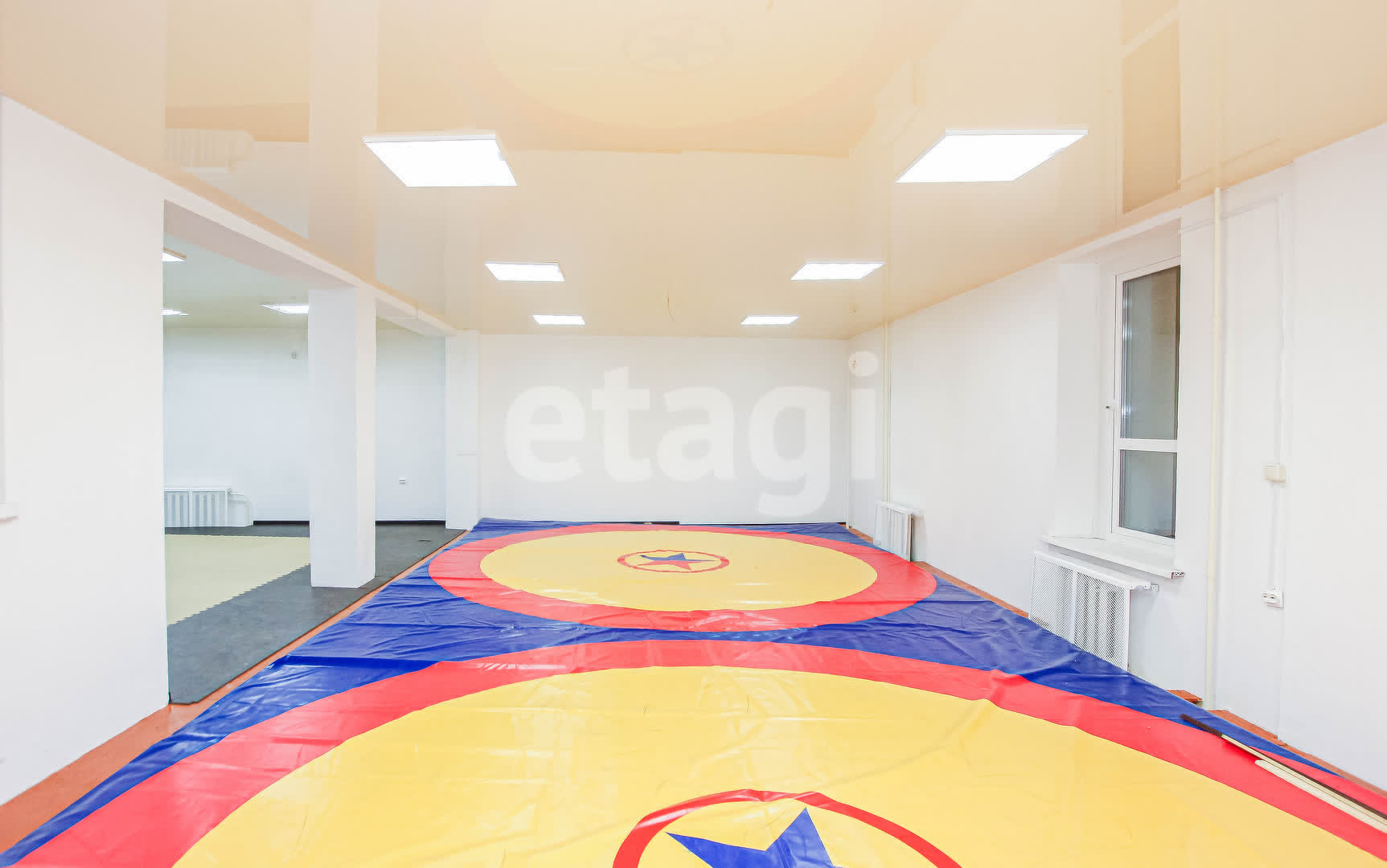 Продажа коммерческой недвижимости, 230м <sup>2</sup>, Улан-Удэ, Бурятия,  Улан-Удэ