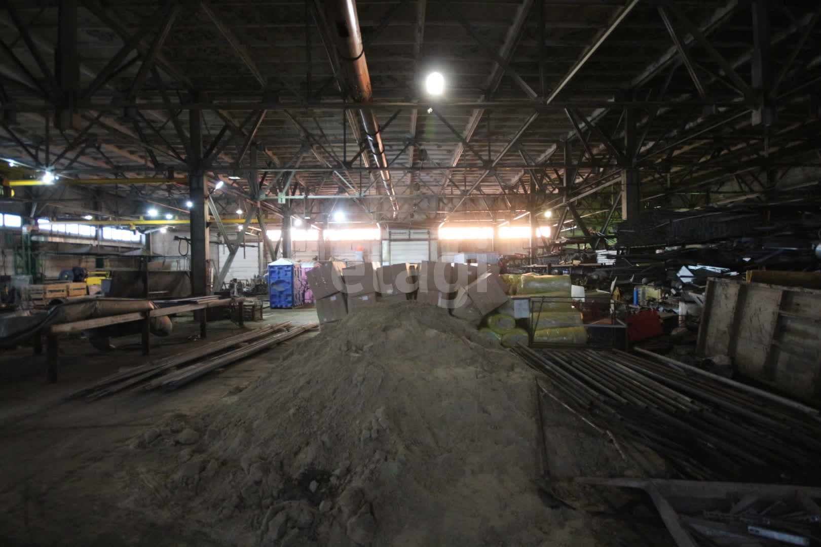 Аренда коммерческой недвижимости, 1000м <sup>2</sup>, Новый Уренгой, Ямало-Ненецкий АО,  Новый Уренгой