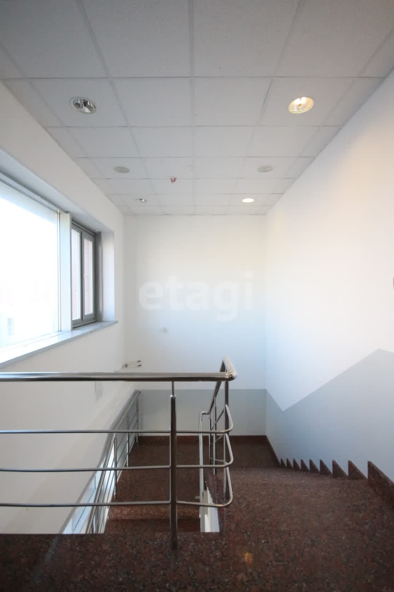 Аренда коммерческой недвижимости, 397м <sup>2</sup>, Новый Уренгой, Ямало-Ненецкий АО,  Новый Уренгой