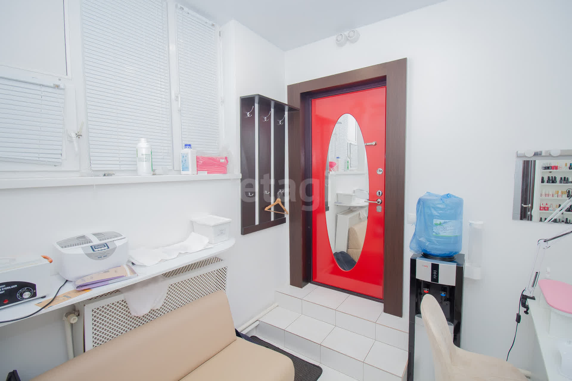 Продажа коммерческой недвижимости, 10м <sup>2</sup>, Новый Уренгой, Ямало-Ненецкий АО,  Новый Уренгой