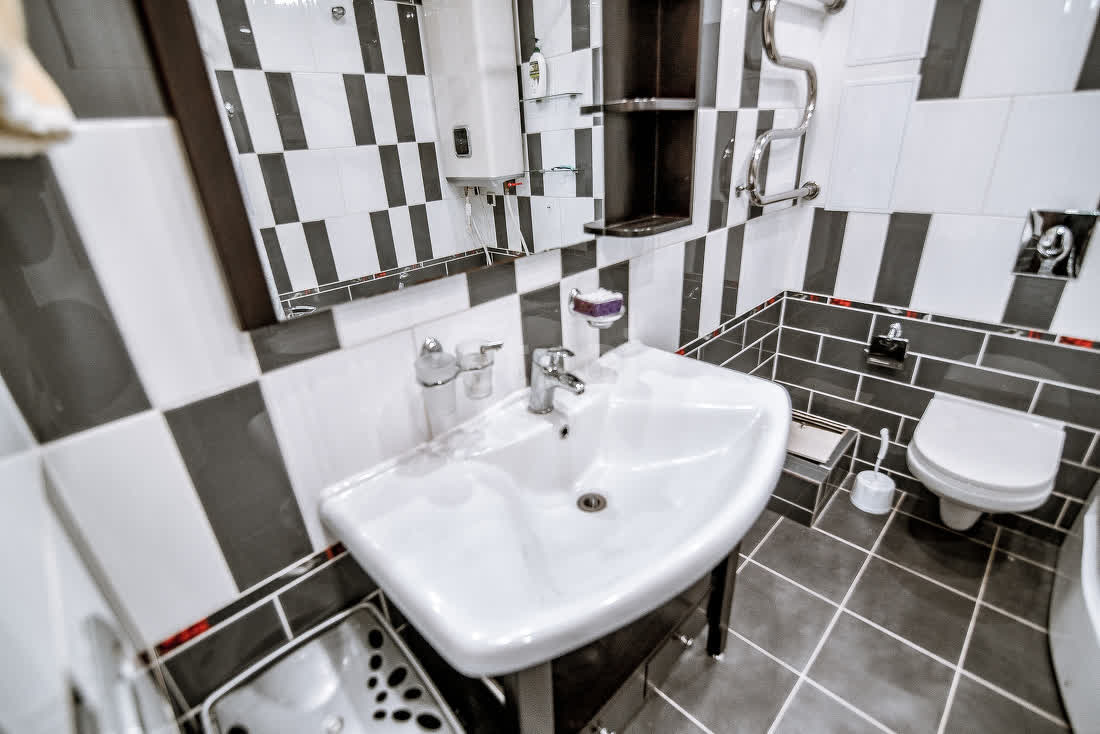 Продажа 2-комнатной квартиры, Южно-Сахалинск, Сахалинская область,  Южно-Сахалинск