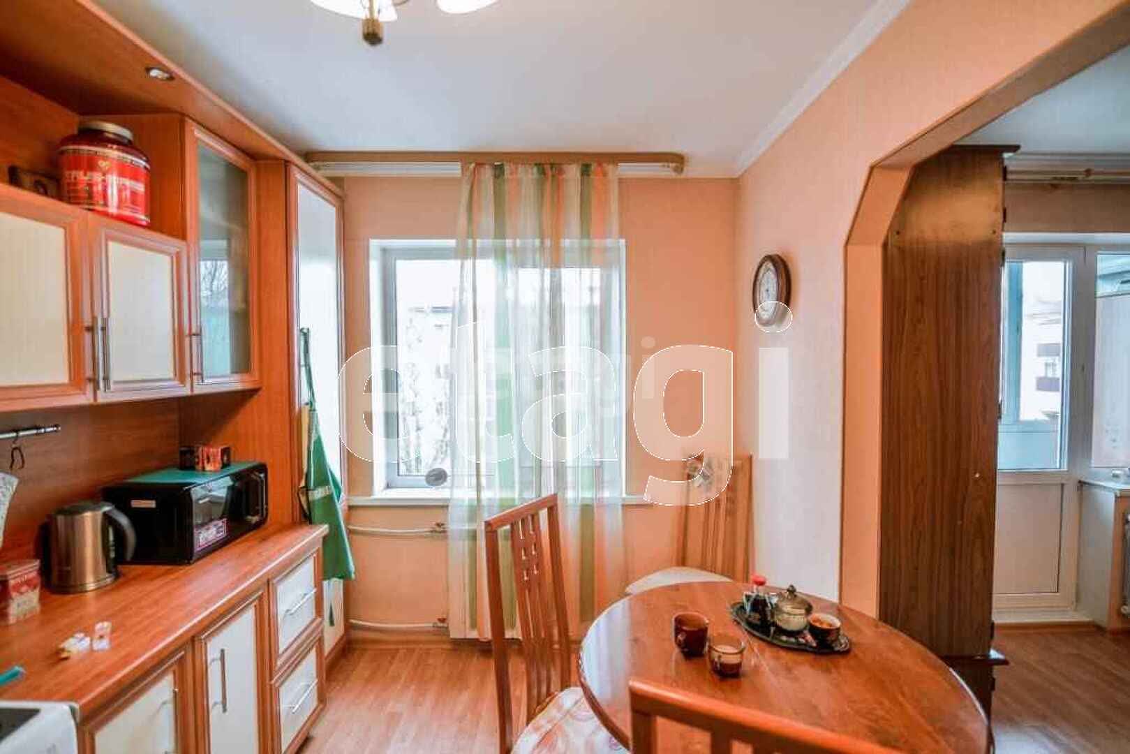 Продажа 4-комнатной квартиры, Южно-Сахалинск, Сахалинская область,  Южно-Сахалинск