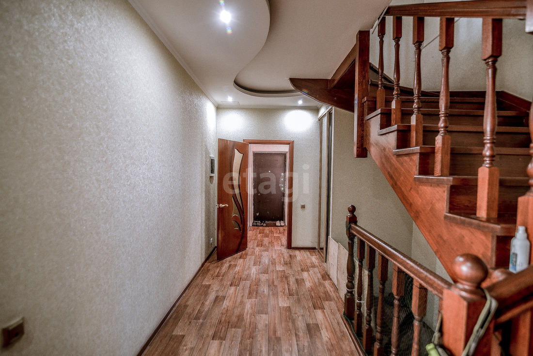 Продажа дома, 330м <sup>2</sup>, 10 сот., Южно-Сахалинск, Сахалинская область,  