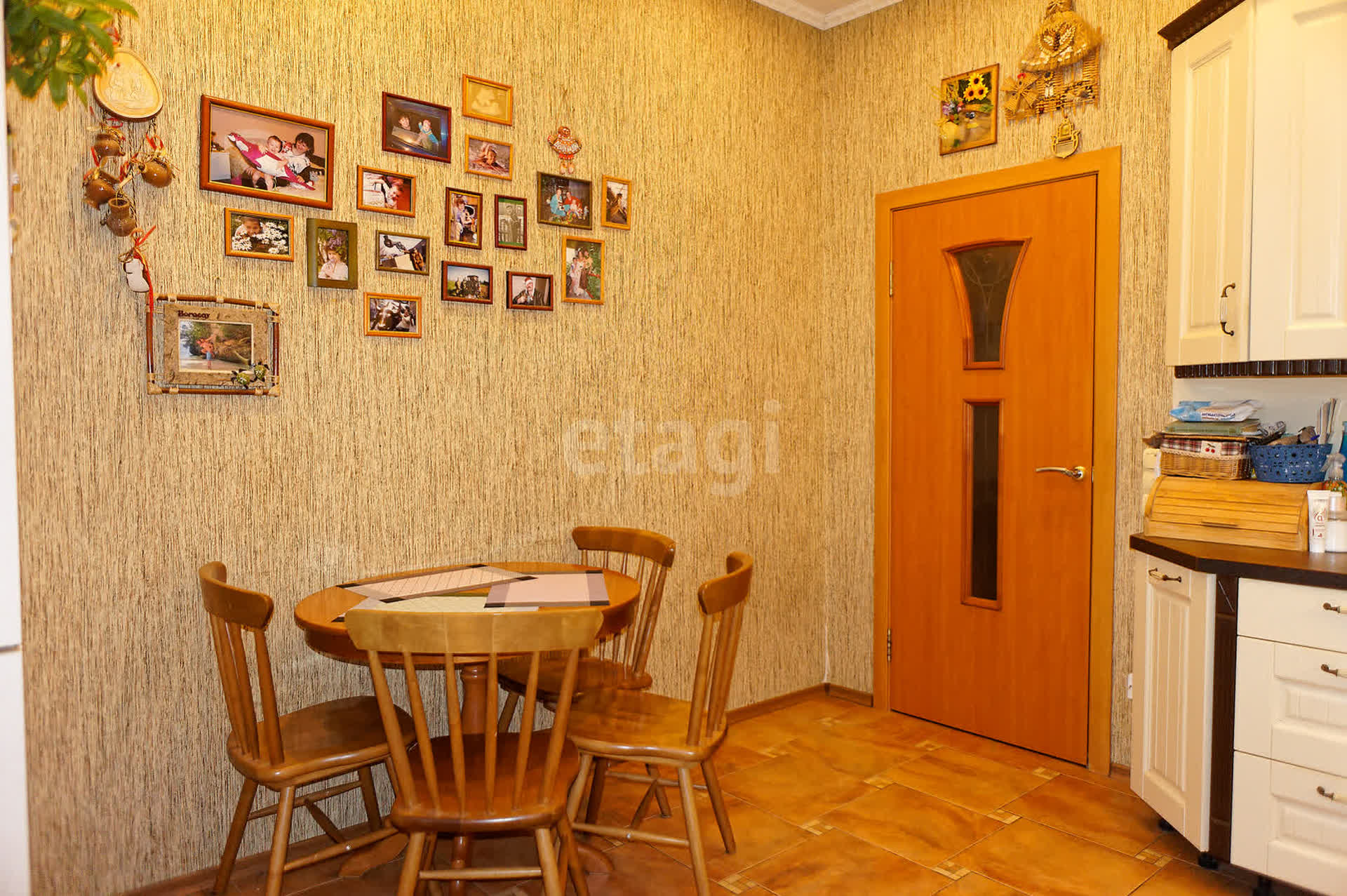 Продажа 4-комнатной квартиры, Ханты-Мансийск, Ханты-Мансийский автономный округ,  Ханты-Мансийск