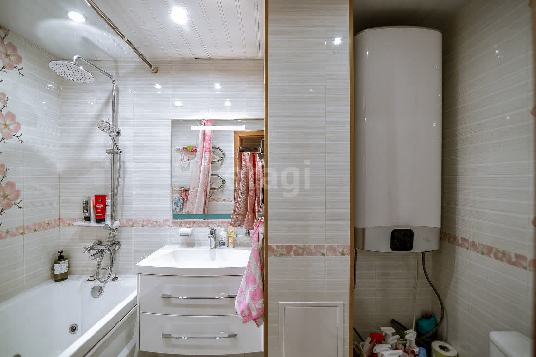 Продажа 2-комнатной квартиры, Южно-Сахалинск, Сахалинская область,  Южно-Сахалинск