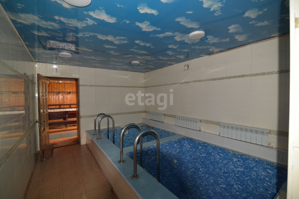 Продажа коммерческой недвижимости, 256м <sup>2</sup>, Южно-Сахалинск, Сахалинская область,  Южно-Сахалинск