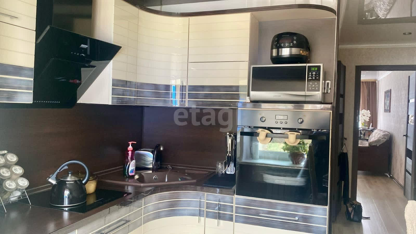 Продажа 2-комнатной квартиры, Южно-Сахалинск, Сахалинская область,  Южно-Сахалинск