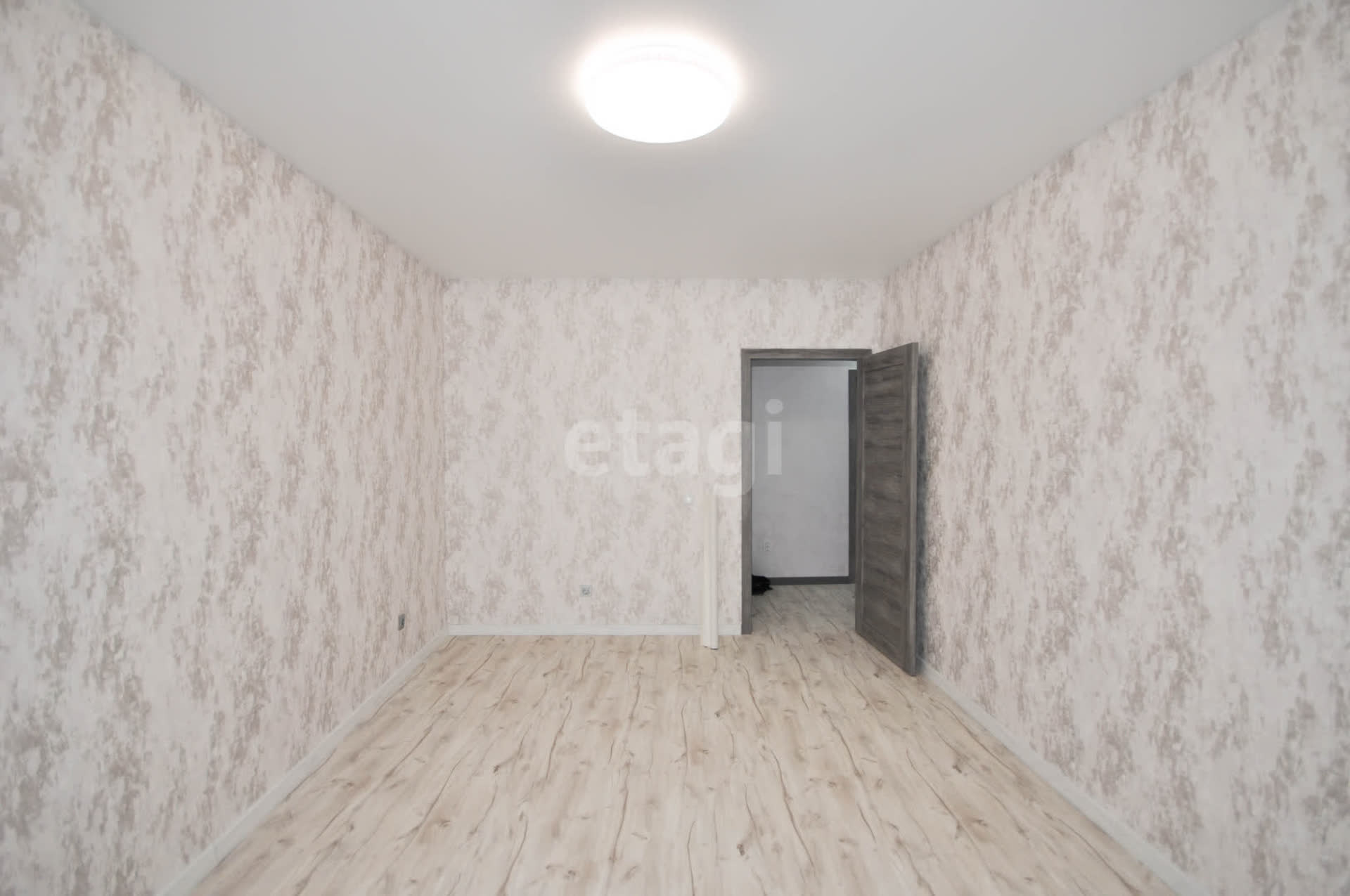 Продажа 2-комнатной квартиры, Южно-Сахалинск, Сахалинская область,  Южно-Сахалинск