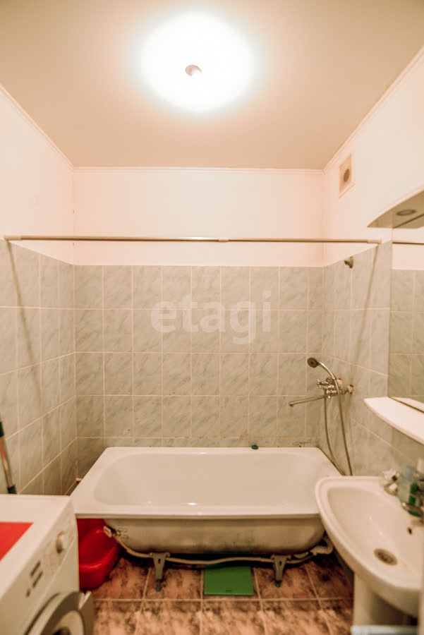 Продажа 2-комнатной квартиры, Южно-Сахалинск, Сахалинская область,  Южно-Сахалинск