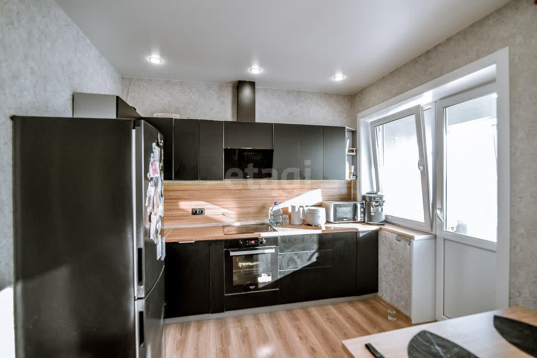 Продажа 2-комнатной квартиры, Южно-Сахалинск, Сахалинская область,  Южно-Сахалинск