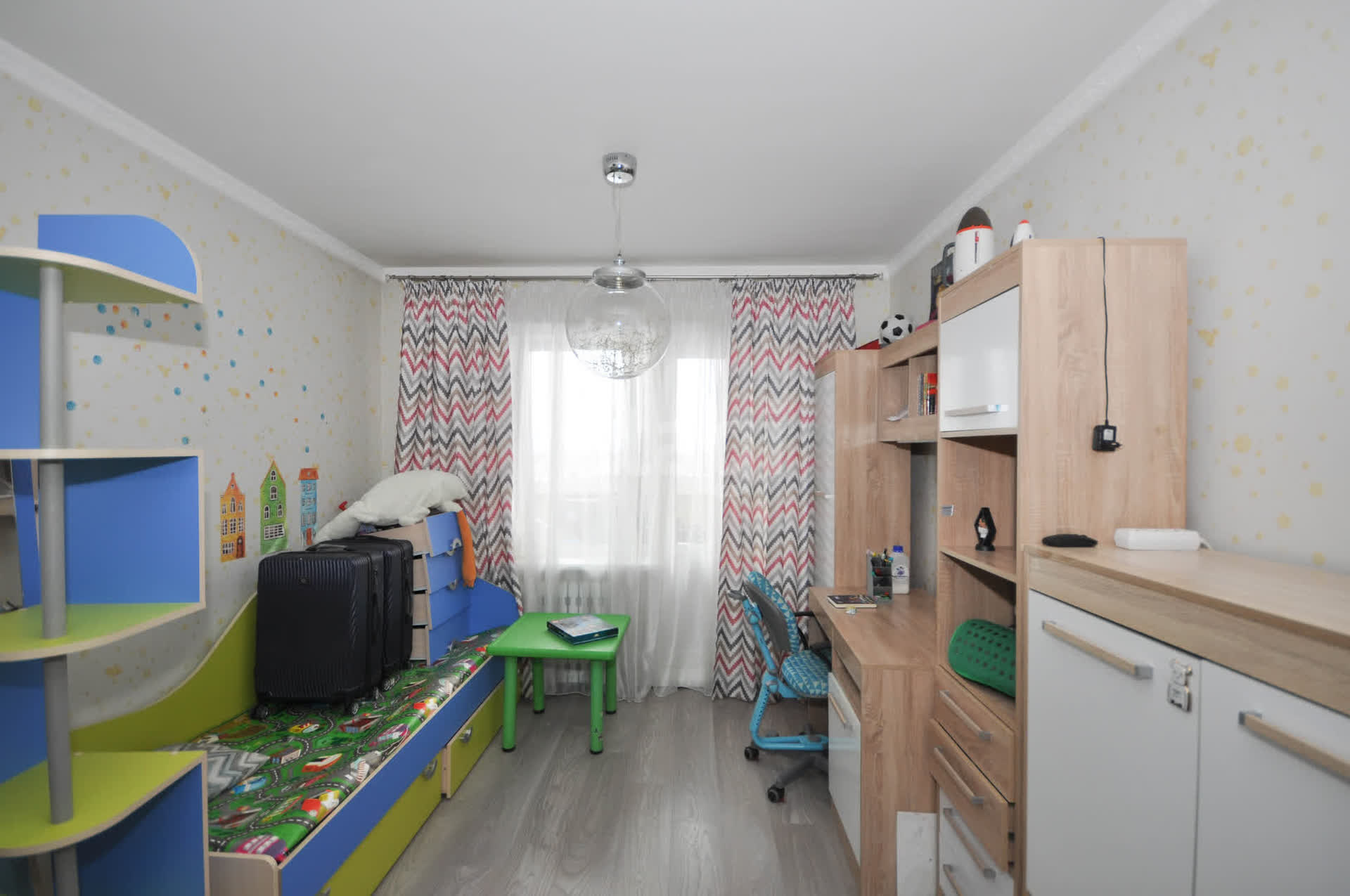 Продажа 4-комнатной квартиры, Южно-Сахалинск, Сахалинская область,  Южно-Сахалинск