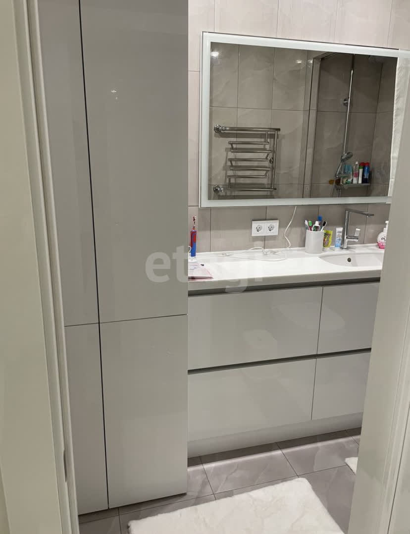 Продажа 4-комнатной квартиры, Южно-Сахалинск, Сахалинская область,  Южно-Сахалинск