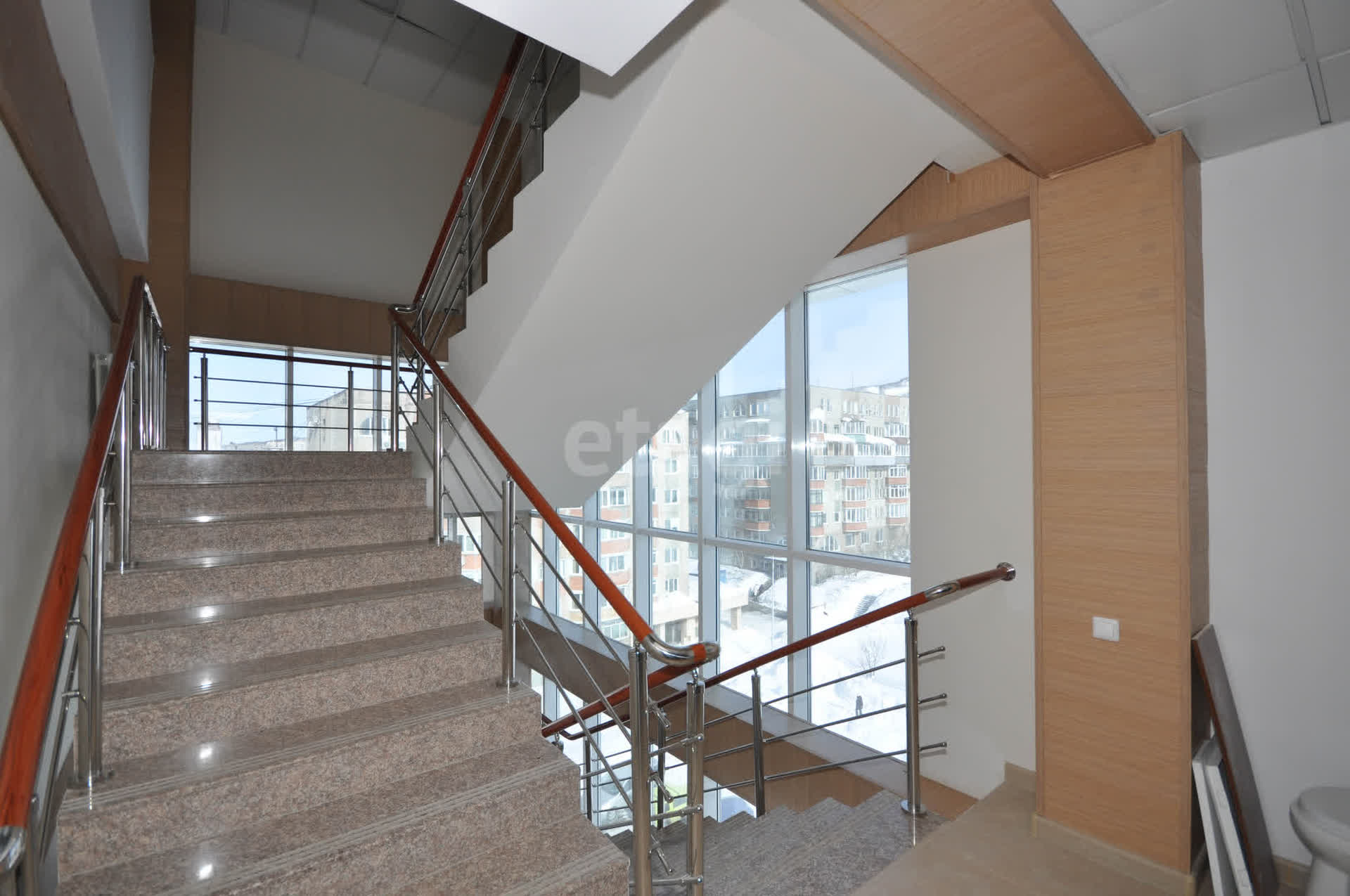 Аренда коммерческой недвижимости, 350м <sup>2</sup>, Южно-Сахалинск, Сахалинская область,  Южно-Сахалинск