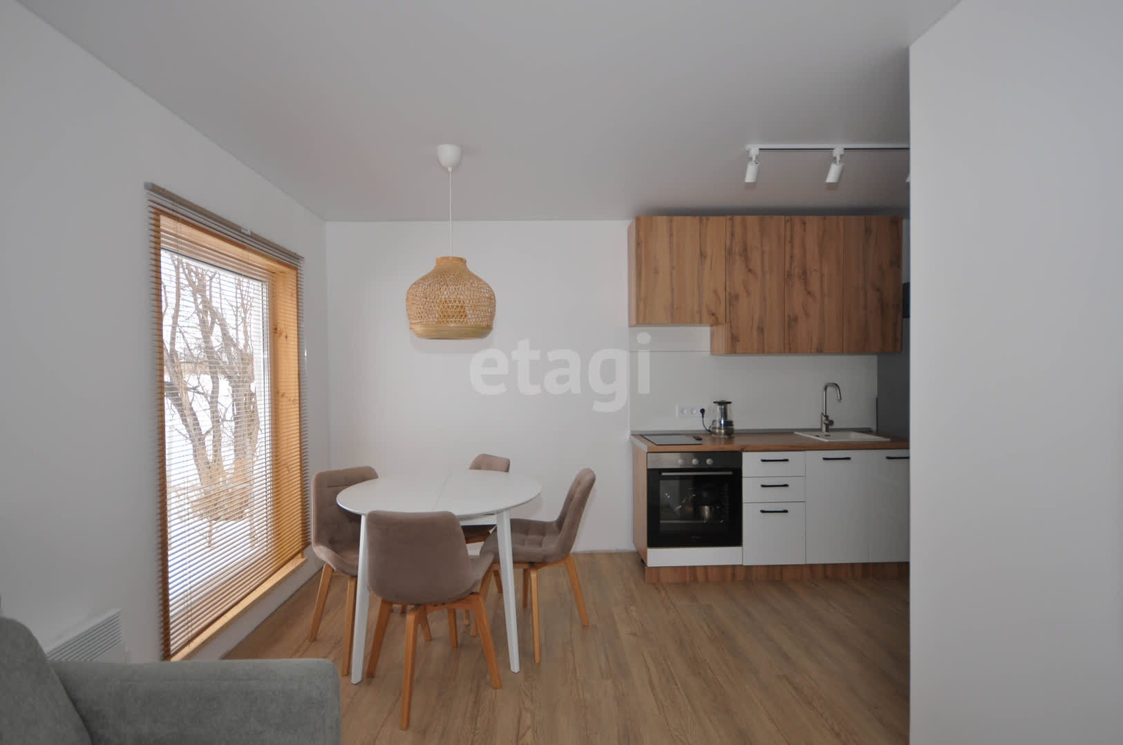 Продажа коммерческой недвижимости, 32м <sup>2</sup>, Южно-Сахалинск, Сахалинская область,  Южно-Сахалинск