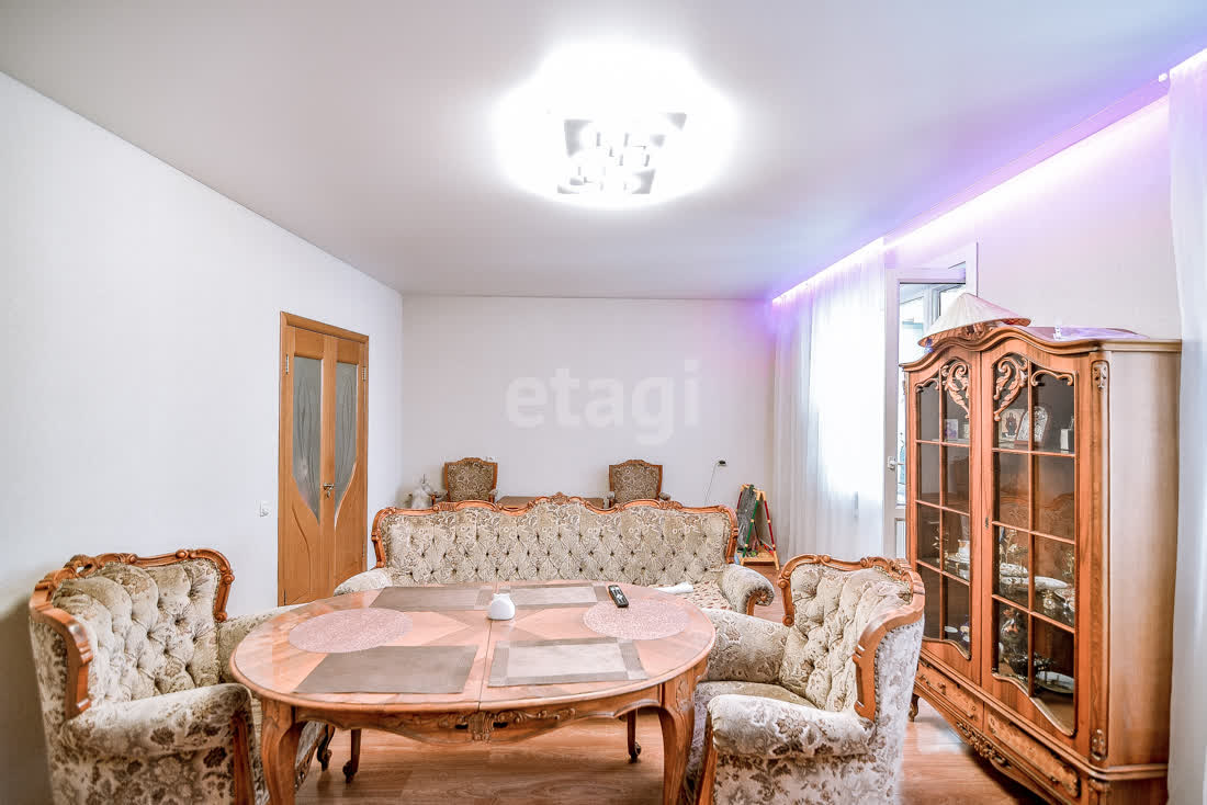 Продажа 4-комнатной квартиры, Южно-Сахалинск, Сахалинская область,  Южно-Сахалинск