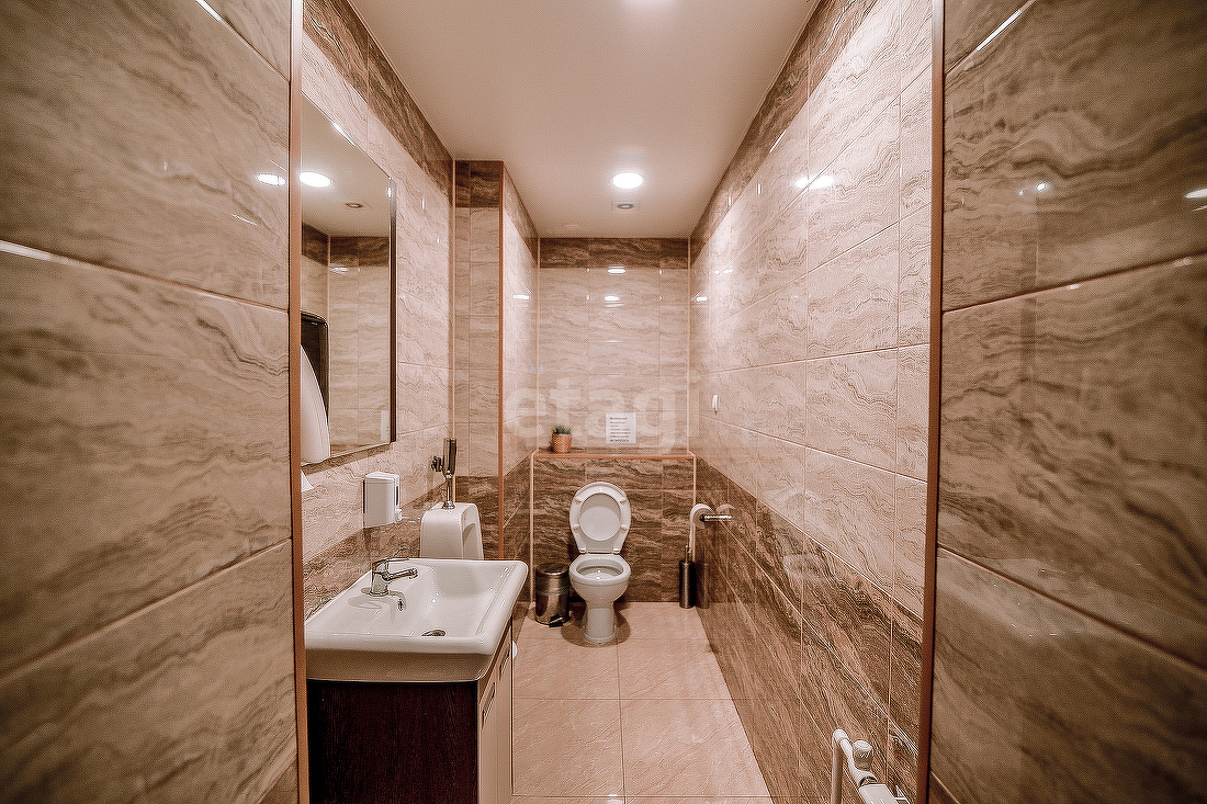 Продажа коммерческой недвижимости, 1000м <sup>2</sup>, Южно-Сахалинск, Сахалинская область,  Южно-Сахалинск