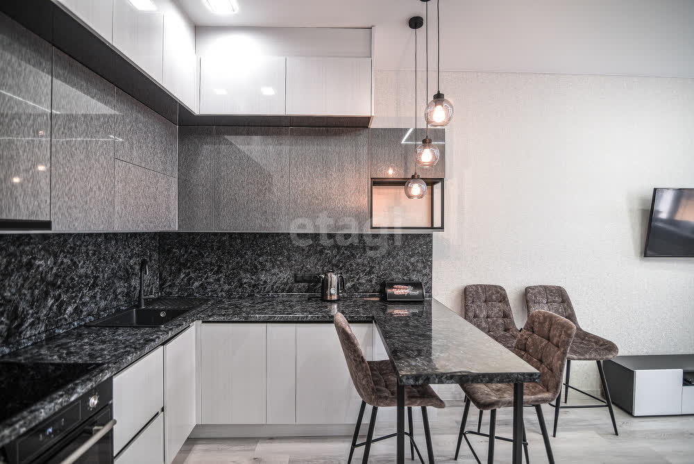 Продажа 2-комнатной квартиры, Южно-Сахалинск, Сахалинская область,  Южно-Сахалинск