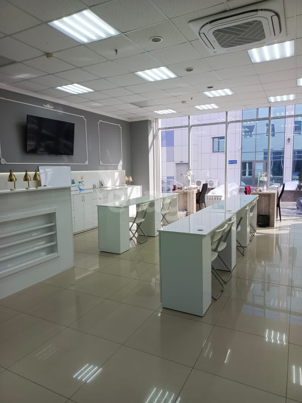 Продажа коммерческой недвижимости, 95м <sup>2</sup>, Южно-Сахалинск, Сахалинская область,  Южно-Сахалинск