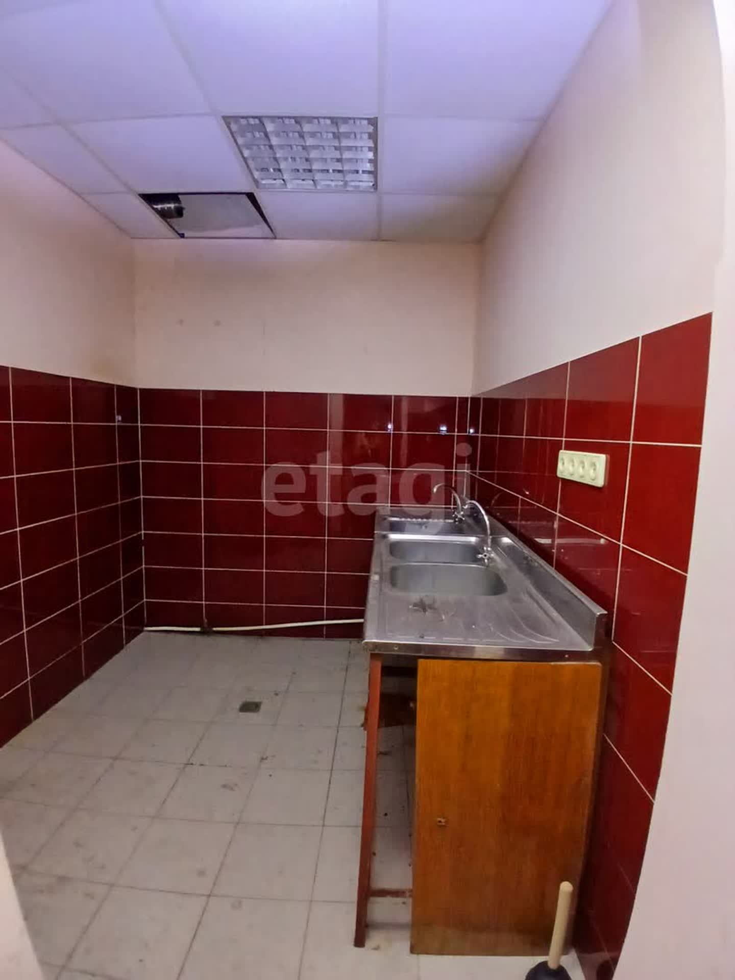 Продажа коммерческой недвижимости, 71м <sup>2</sup>, Южно-Сахалинск, Сахалинская область,  Южно-Сахалинск